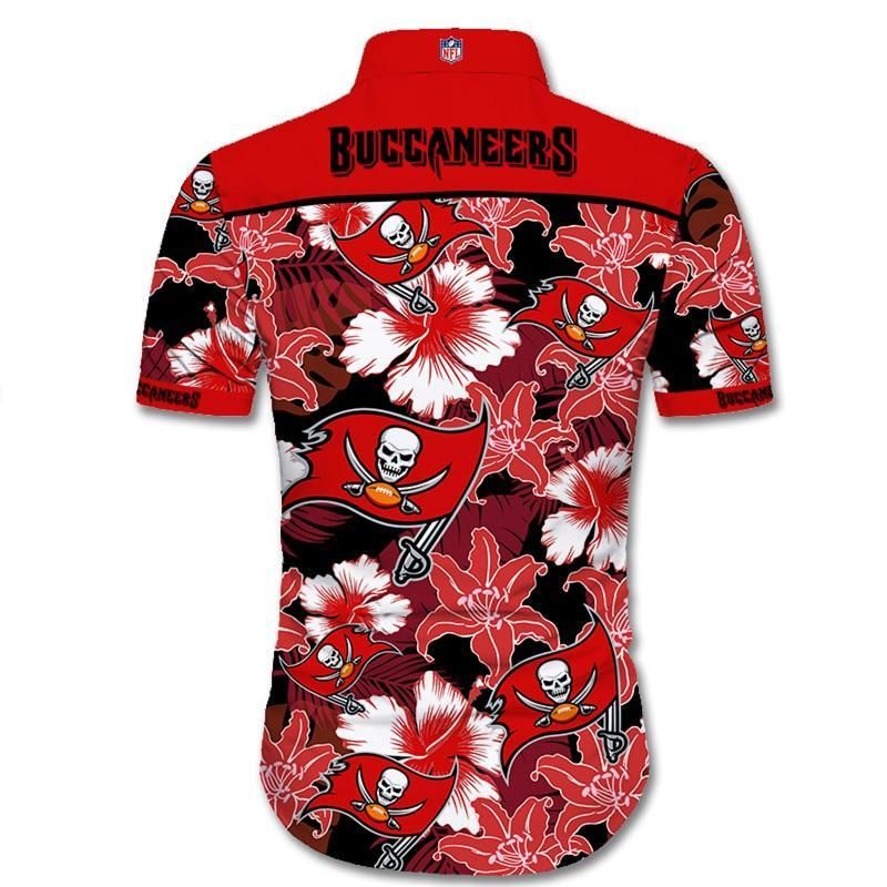 Beach Shirt Tampa Bay Buccaneers Hawaiian All Over Print Shirt Tropical Flower Short Sleeve Slim Fit Body