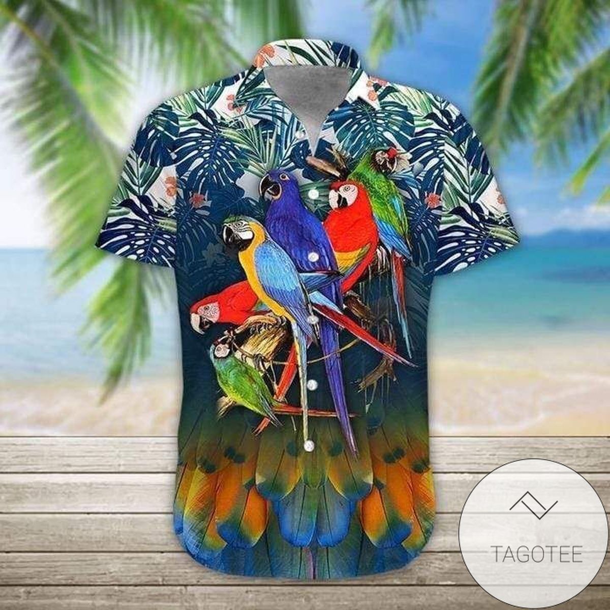 Distinctive Hawaiian Shirt Featuring Exotic Tropical Parrot Designs