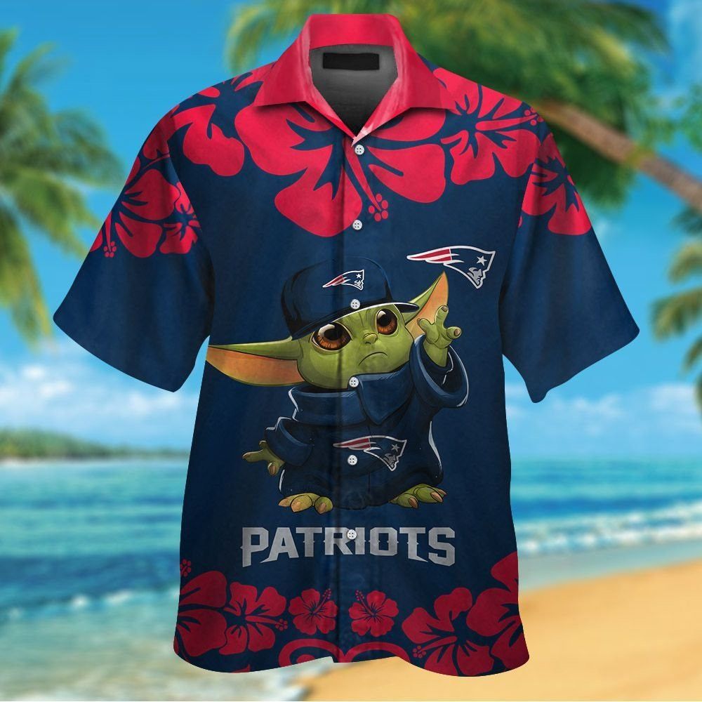New England Patriots Baby Yoda Short Sleeve Button Up Tropical Hawaiian Shirt