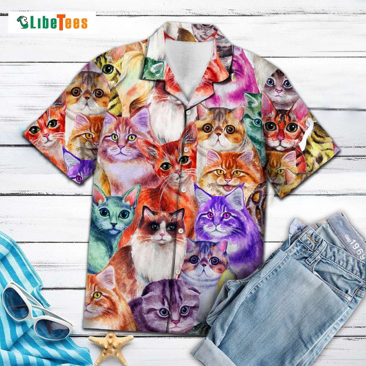 Radiant Cat’s Hawaiian Shirt Full of Summer Colors