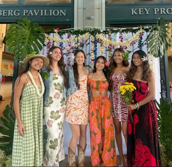 luau party women outfit ladies' outfits at the luau party in hawaii
