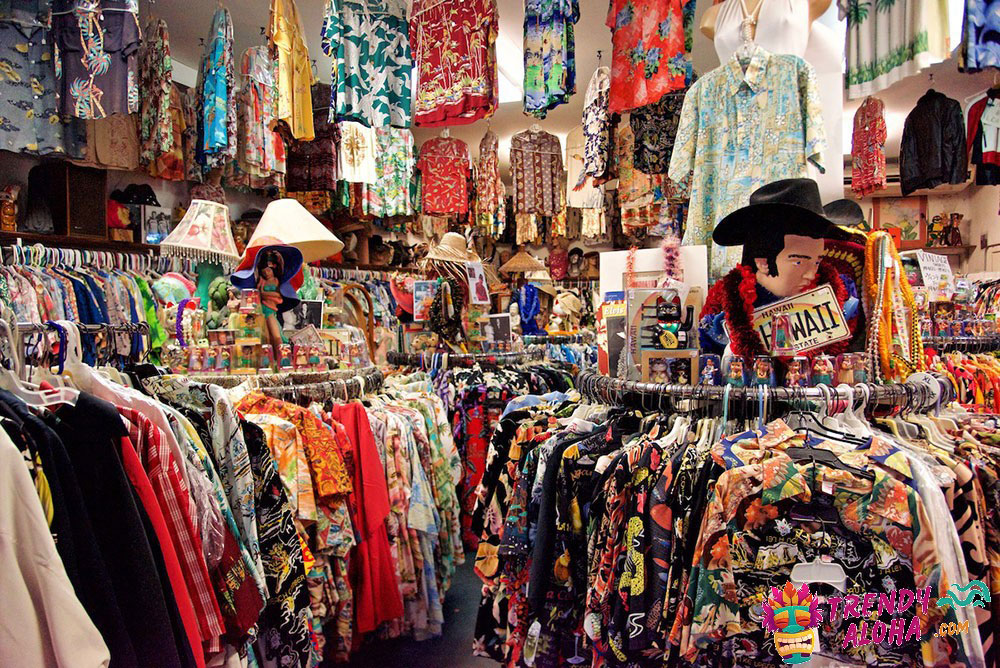Best Hawaiian Shirts: Guide to Find Your Perfect Island Style 3 Styling Hawaiian Shirts